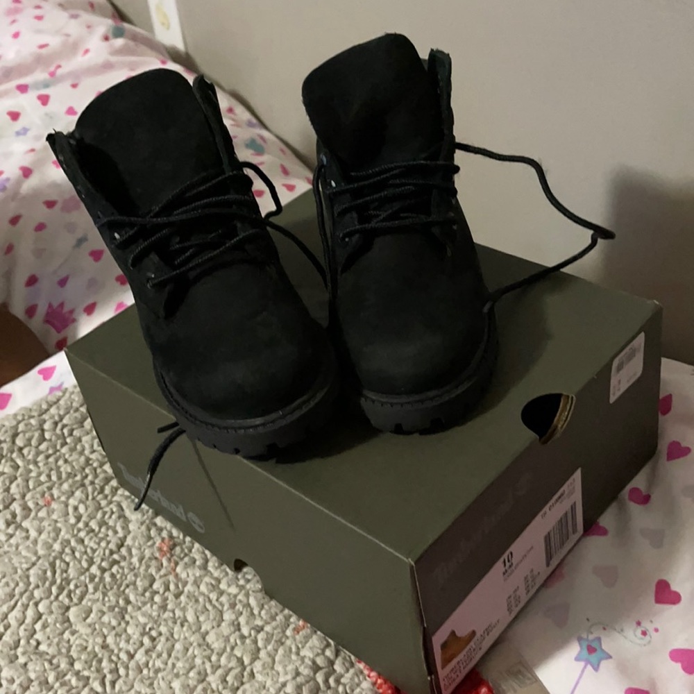 Kids: Size 10. Great condition. Black